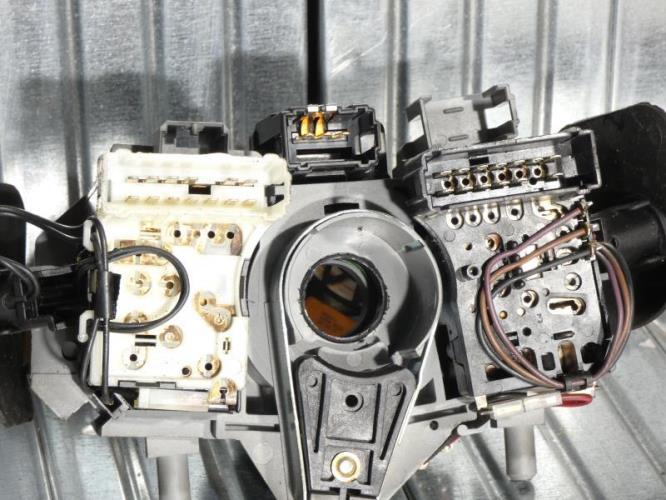 Com (Bloc Contacteur Tournant+Commodo Essuie Glace+Commodo Phare) RENAULT SCENIC 1 PHASE 2 Diesel