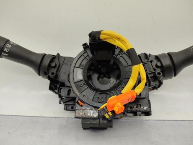 Com (Bloc Contacteur Tournant+Commodo Essuie Glace+Commodo Phare) TOYOTA PRIUS 2 Essence/Hybride