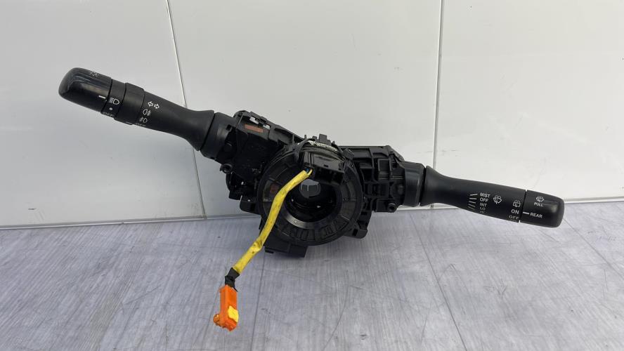 Com (Bloc Contacteur Tournant+Commodo Essuie Glace+Commodo Phare) TOYOTA YARIS 2 PHASE 1 Diesel