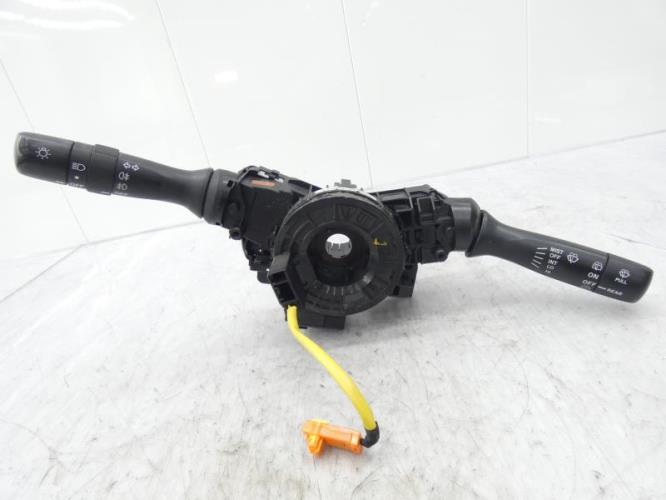 Com (Bloc Contacteur Tournant+Commodo Essuie Glace+Commodo Phare) TOYOTA YARIS 2 PHASE 1 Essence