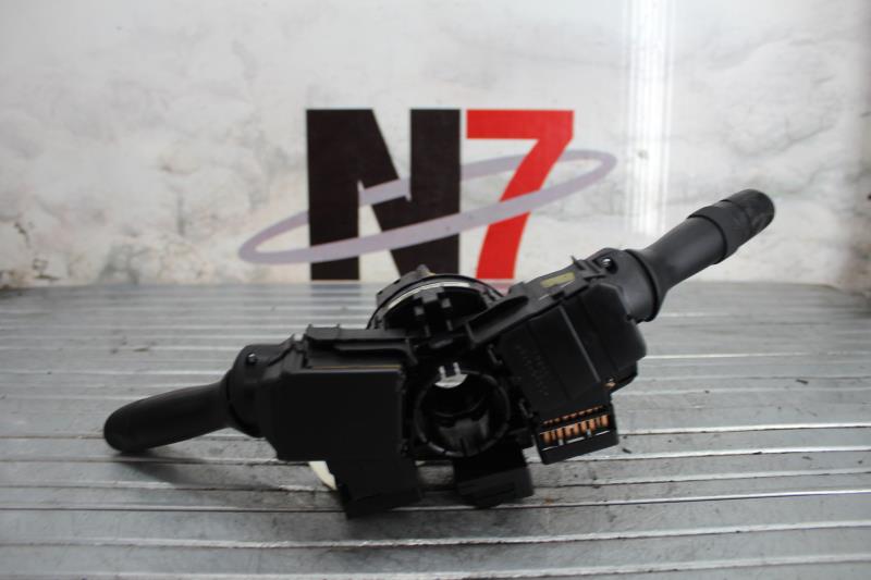 Com (Bloc Contacteur Tournant+Commodo Essuie Glace+Commodo Phare) TOYOTA YARIS 2 PHASE 1 Diesel