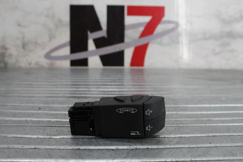 Commande autoradio RENAULT TWINGO 2 PHASE 1 Essence