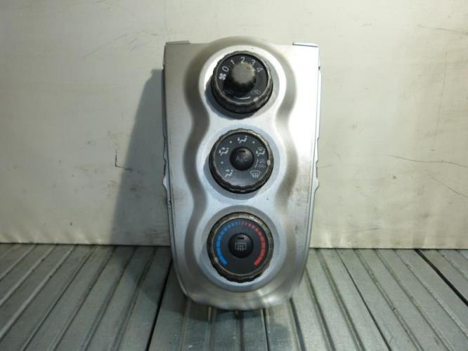 Commande chauffage TOYOTA YARIS 2 PHASE 1 Diesel