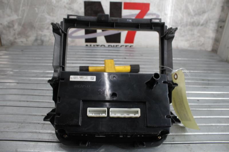 Commande chauffage TOYOTA AVENSIS VERSO PHASE 1 Diesel