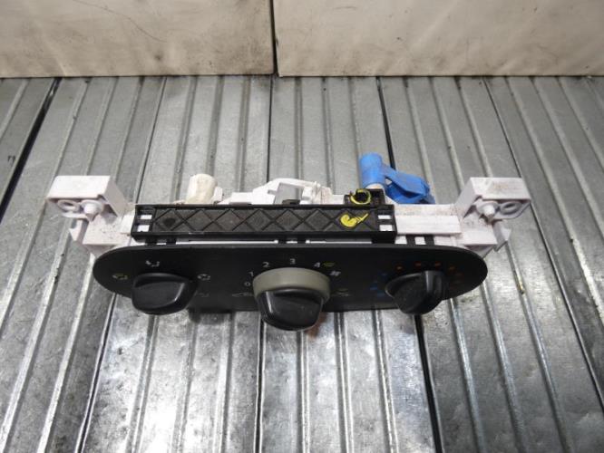 Commande chauffage DACIA SANDERO 1 Diesel