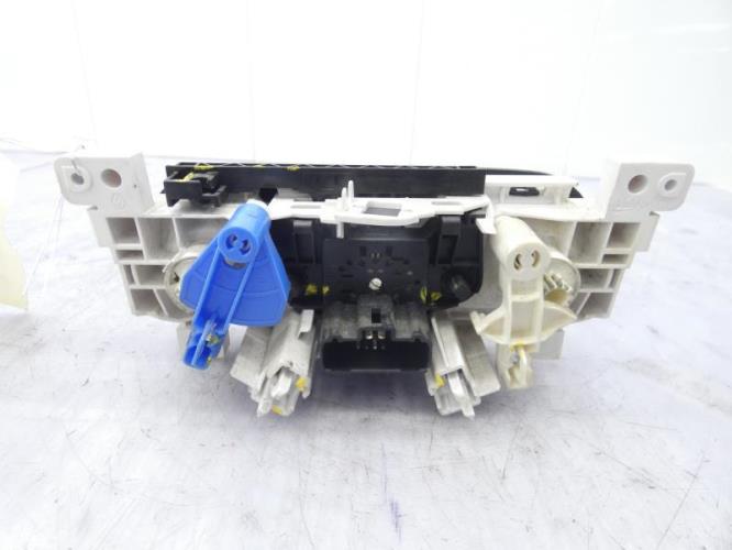 Commande chauffage DACIA SANDERO 1 Diesel