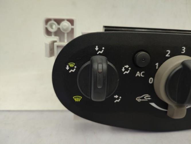 Commande chauffage DACIA SANDERO 1 Essence/GPL