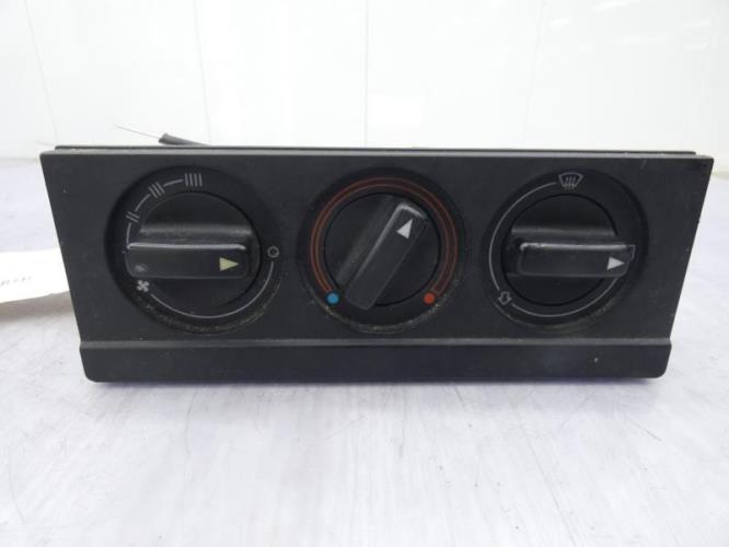 Commande chauffage AUDI 80 3 PHASE 1 Essence