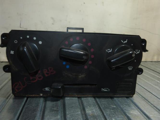 Commande chauffage NISSAN Essence