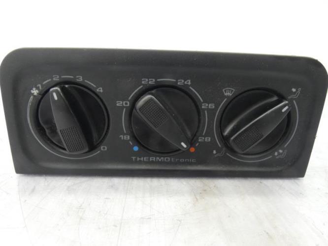 Commande chauffage VOLKSWAGEN VENTO Essence