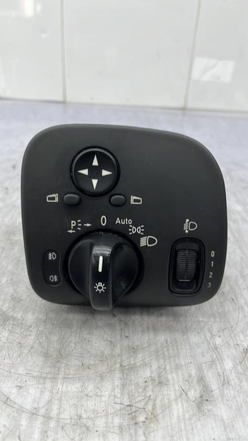 Commande de phare MERCEDES CLASSE C 203 PHASE 1 BREAK Diesel