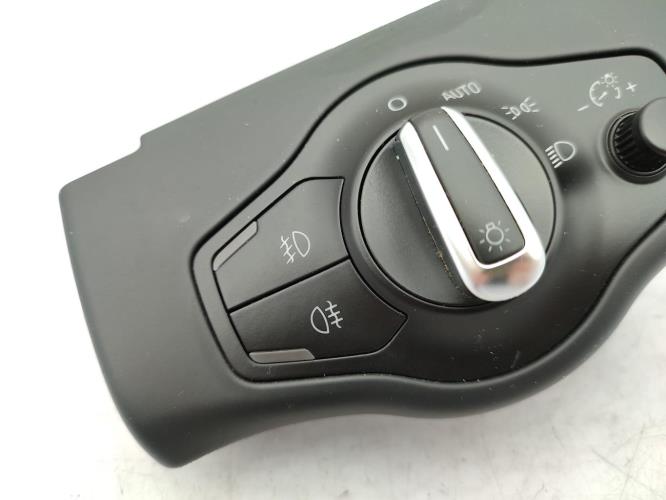 Commande de phare AUDI A4 3 AVANT PHASE 1 BREAK Diesel