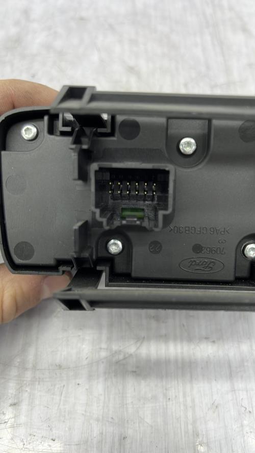 Commande de phare FORD FIESTA 6 PHASE 1 Essence