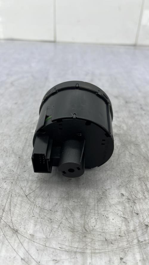 Commande de phare VOLKSWAGEN GOLF 6 Essence