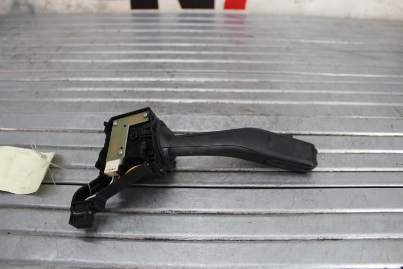 Commande de phare VOLKSWAGEN GOLF 5 Essence