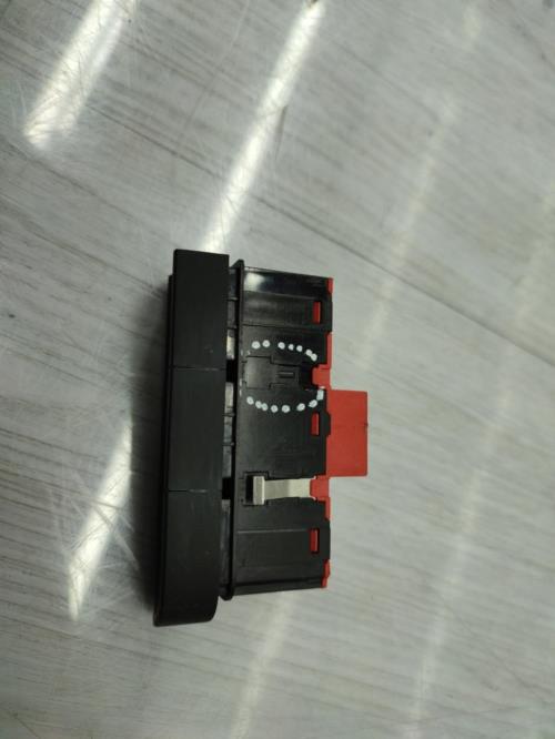 Commande degivrage lunette arriere AUDI A1 1 PHASE 1 Diesel