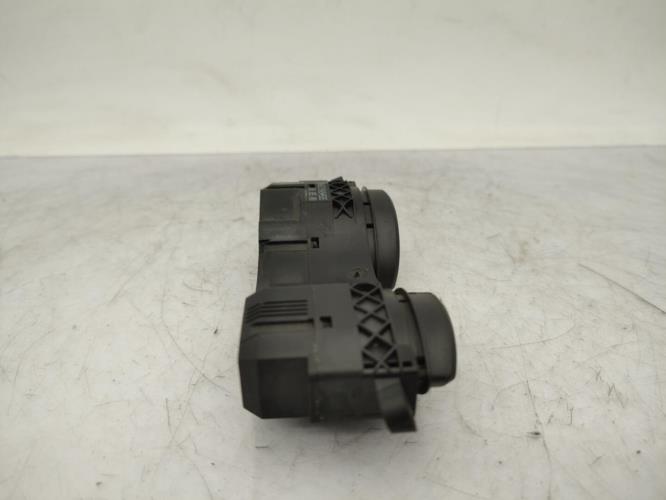 Commande degivrage lunette arriere FORD FOCUS 1 BREAK Diesel