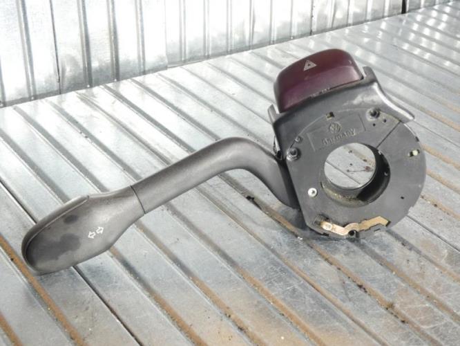 Commodo phare VOLKSWAGEN POLO 3 PHASE 1 Essence