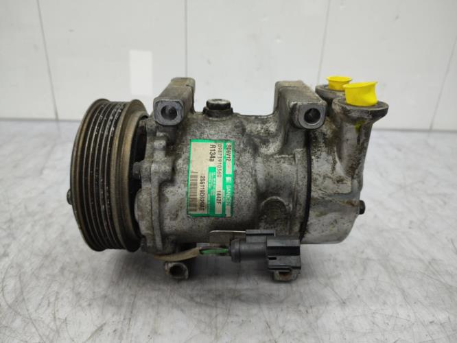 Compresseur clim FORD FIESTA 5 PHASE 1 Diesel