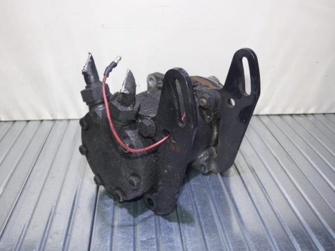 Compresseur clim RENAULT R21 PHASE 1 Essence