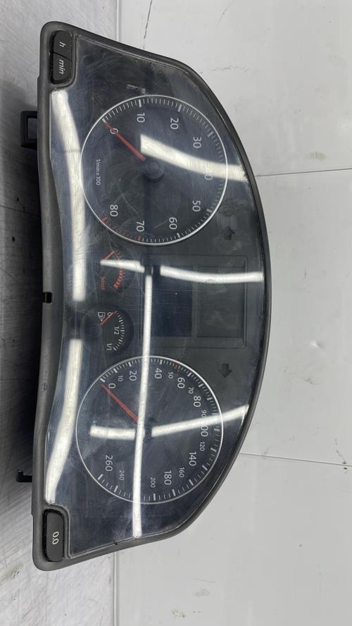Compteur VOLKSWAGEN GOLF 5 Essence