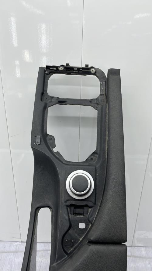 Console central (interieur plastique) BMW SERIE 5 E61 TOURING PHASE 2 BREAK Diesel