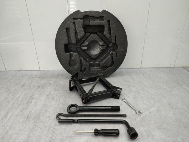 Cric (Ensemble depannage) KIA CEE-D 1 SPORT WAGON PHASE 1 BREAK Diesel