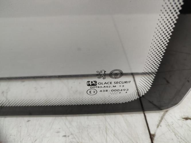 Custode arriere droit PEUGEOT 106 PHASE 1 Essence