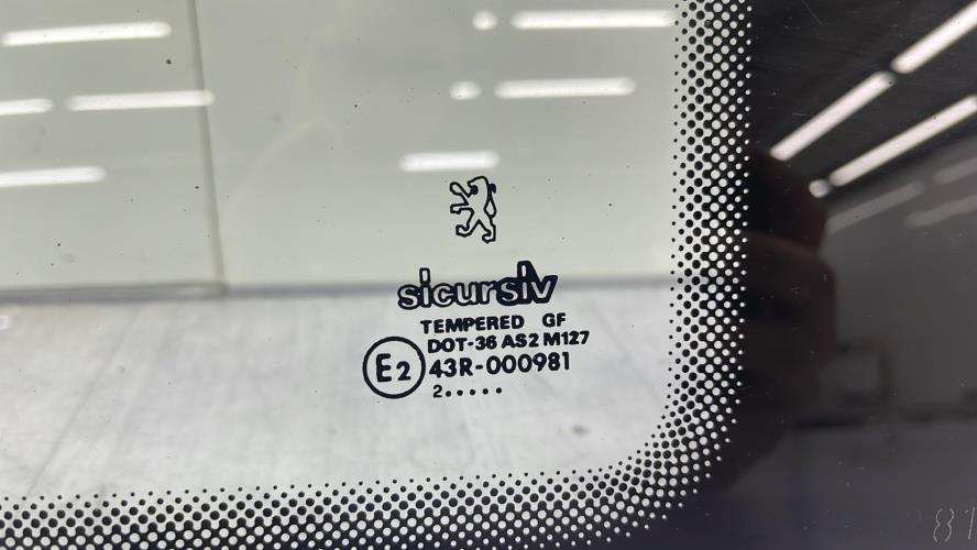 Custode arriere droit PEUGEOT 406 COUPE Diesel