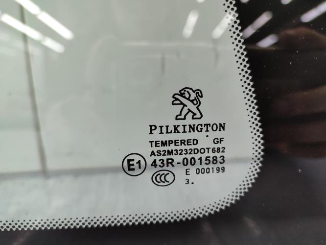 Custode arriere droit PEUGEOT 208 1 PHASE 1 Essence