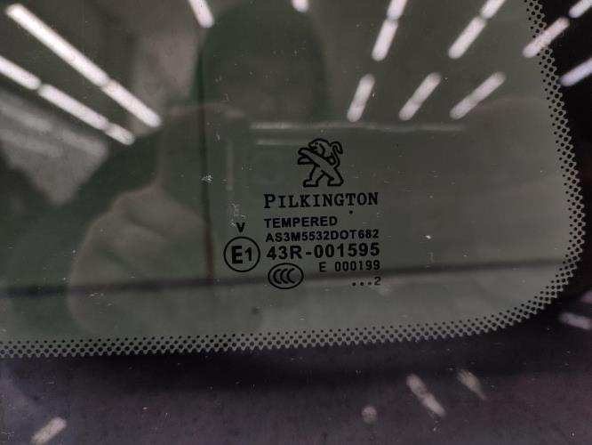 Custode arriere droit PEUGEOT 208 1 PHASE 1 Diesel