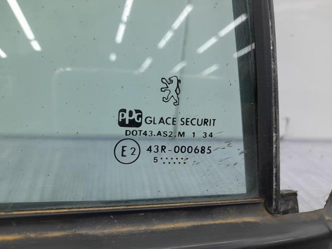 Custode arriere droit (porte) PEUGEOT 406 PHASE 1 Essence