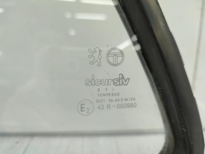 Custode arriere gauche (porte) PEUGEOT 205 PHASE 2 Diesel