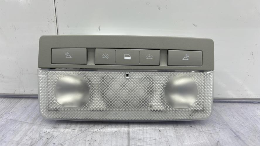 Eclairage de plafonnier OPEL MERIVA B PHASE 1 Essence