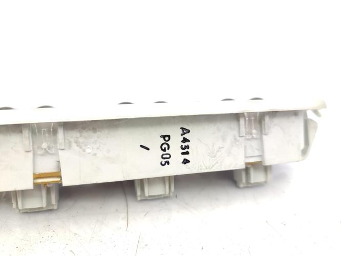 Eclairage de plafonnier NISSAN JUKE 1 PHASE 2 Diesel