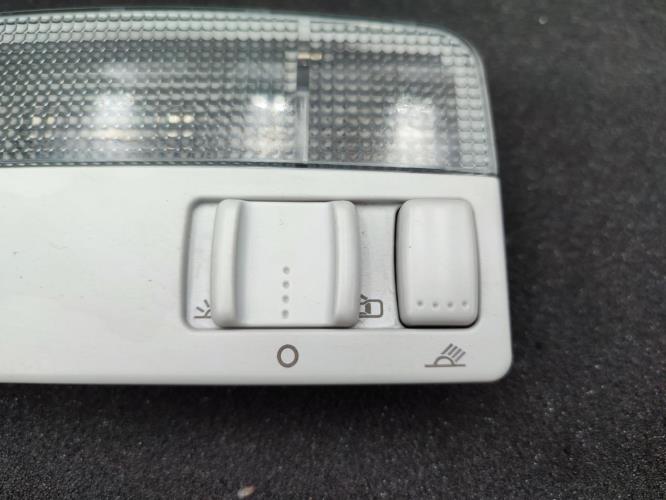 Eclairage de plafonnier VOLKSWAGEN TOURAN 1 PHASE 2 Diesel