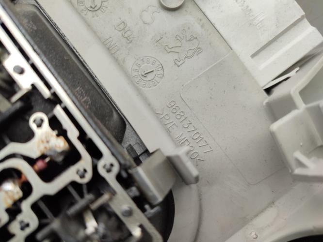 Eclairage de plafonnier PEUGEOT 308 1 PHASE 2 Diesel