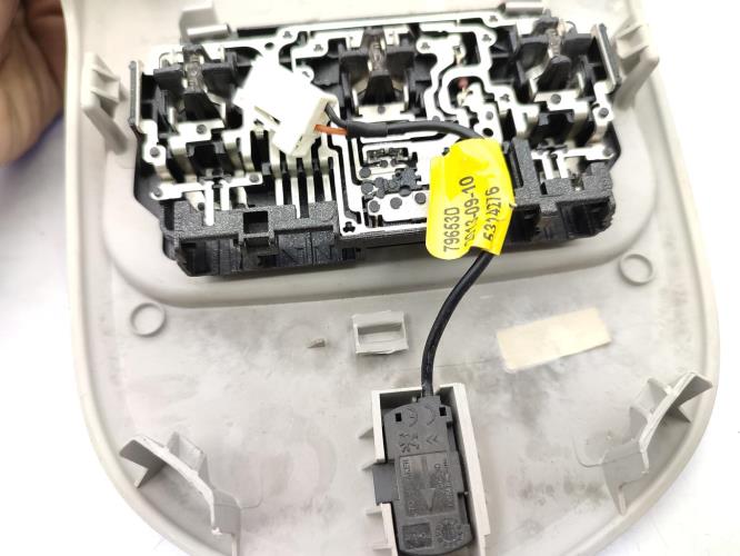 Eclairage de plafonnier PEUGEOT 308 1 SW PHASE 2 BREAK Diesel