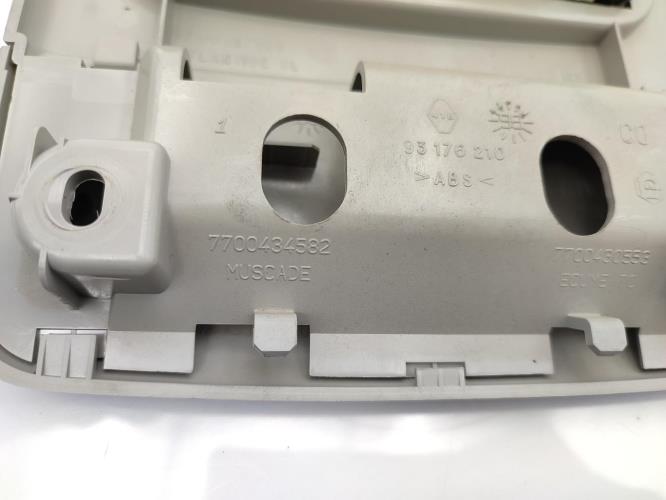 Eclairage de plafonnier RENAULT MEGANE 1 PHASE 2 BREAK Essence