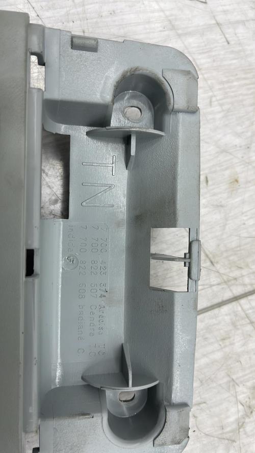 Eclairage de plafonnier RENAULT LAGUNA 1 PHASE 2 Diesel