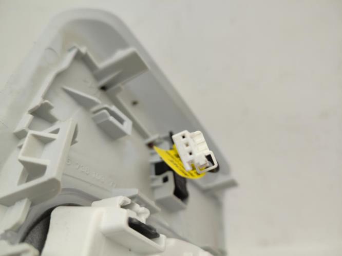 Eclairage de plafonnier PEUGEOT 208 1 PHASE 1 Essence