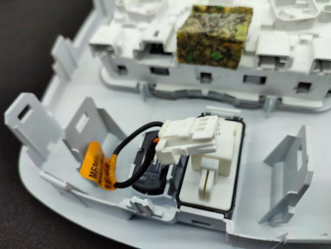 Eclairage de plafonnier PEUGEOT 308 2 SW PHASE 1 BREAK Essence