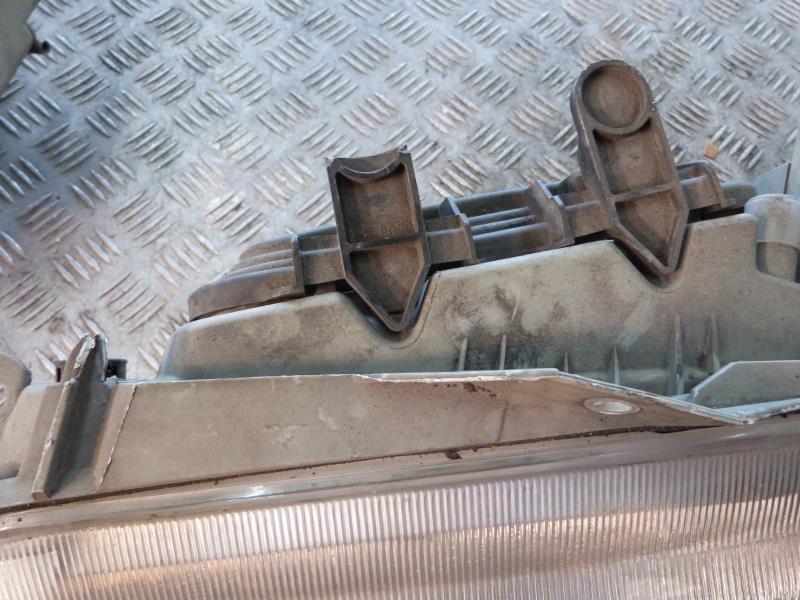 Enjoliveur de phare gauche RENAULT CLIO 1 PHASE 1 Essence