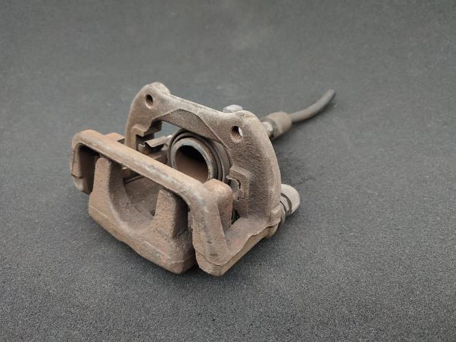 Etrier arriere gauche (freinage) BMW SERIE 1 E87 PHASE 1 Diesel