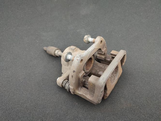 Etrier arriere gauche (freinage) BMW SERIE 1 E87 PHASE 1 Diesel