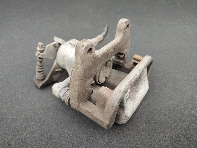 Etrier arriere gauche (freinage) ALFA ROMEO GT COUPE Diesel