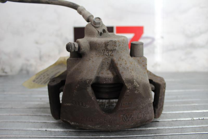 Etrier avant droit (freinage) AUDI A3 1 PHASE 1 Essence