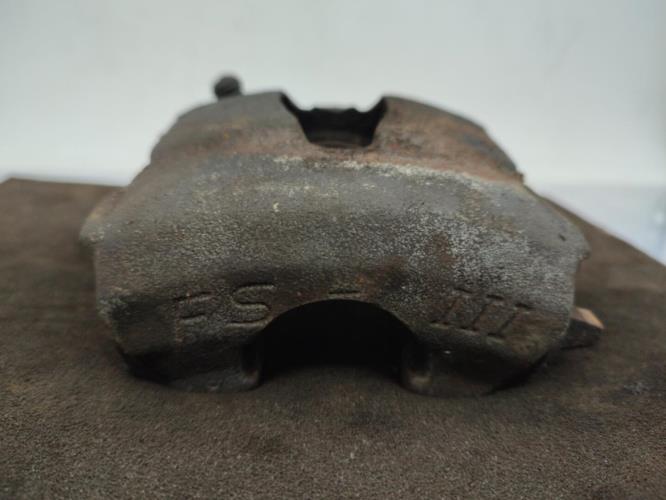 Etrier avant droit (freinage) VOLKSWAGEN GOLF 4 Essence