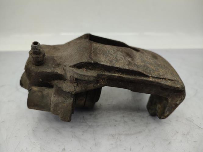 Etrier avant droit (freinage) VOLKSWAGEN GOLF 5 Diesel