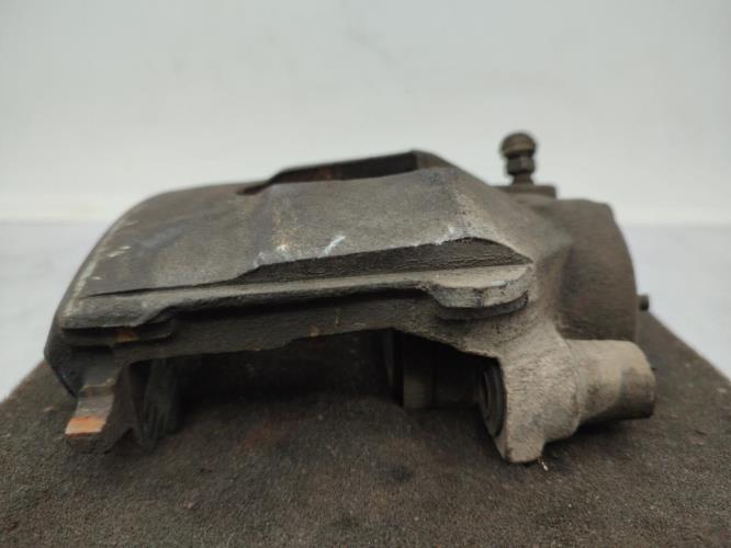 Etrier avant droit (freinage) VOLKSWAGEN GOLF 6 Diesel